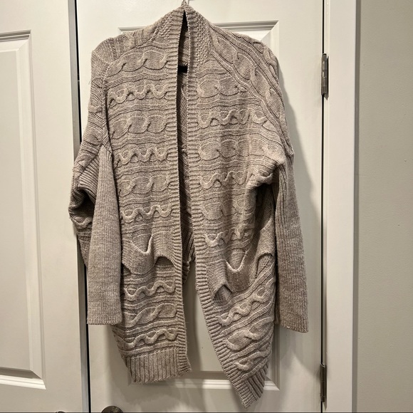 Express Sweater - Tan Size L - Picture 2 of 5
